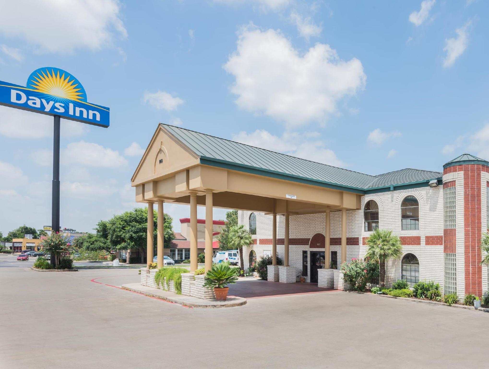 Days Inn By Wyndham New Braunfels Bagian luar foto